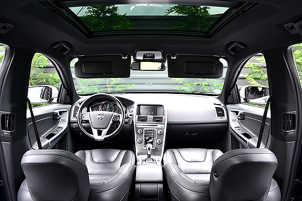 volvo xc60 panoramic