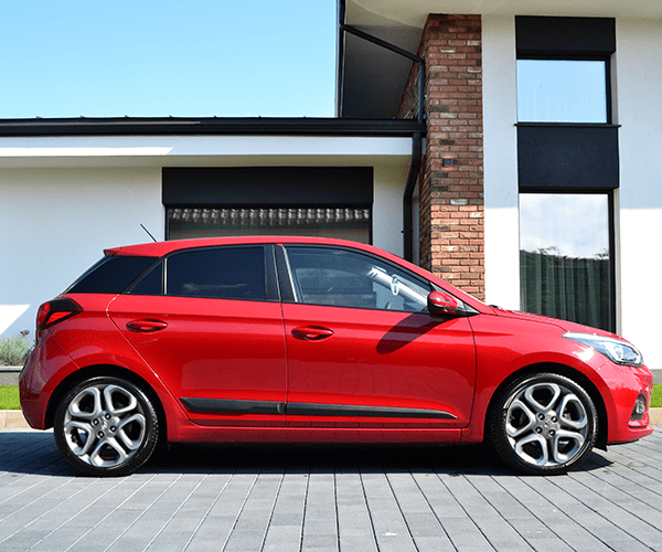 hyundai i20 lateral